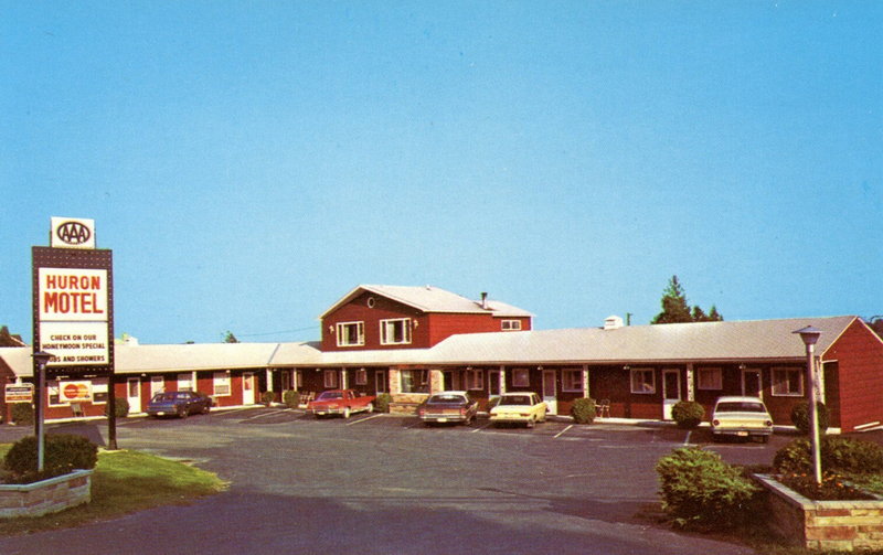 Huron Inn (Huron Motel) - Vintage Postcad (newer photo)